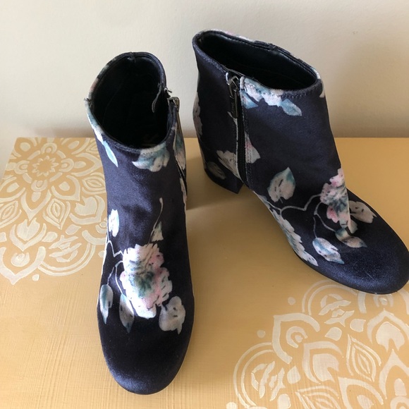 Sam Edelman “Circus” Velvet Boots - Picture 3 of 5